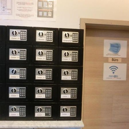 Pension Stadtpark Хамбург Екстериор снимка